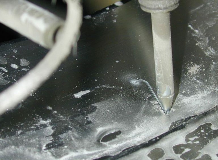 Macchina di Taglio a Getto d’Acqua